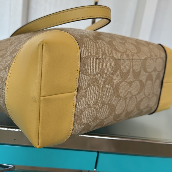 Coach Bag Signature Zip Top Tote Bag - Picture 13 of 17